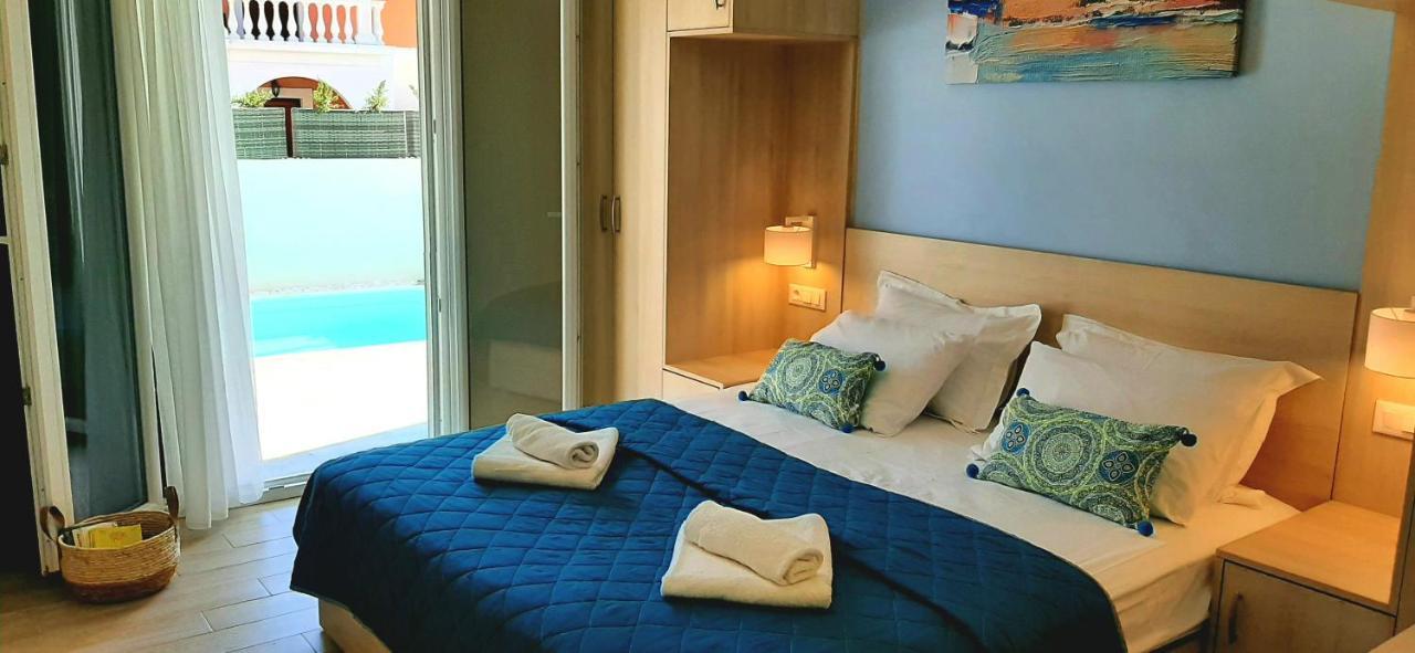 The Central Villa - Kassiopi Corfu Villas Εξωτερικό φωτογραφία